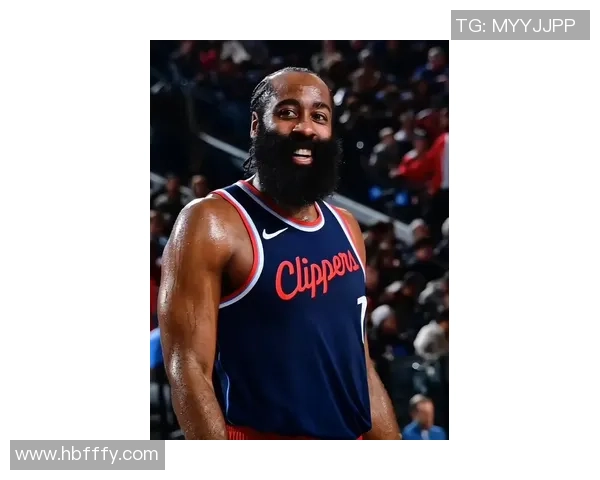 哈登突破内线变速投篮命中 新赛季首战展现强大进攻火力