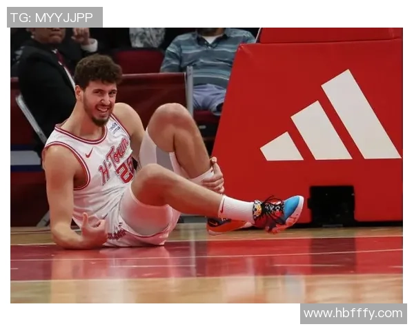 火箭赛前红毯：申京潮男 范哈登潇洒风 海王独领风骚 杜兰特鸭舌帽风采